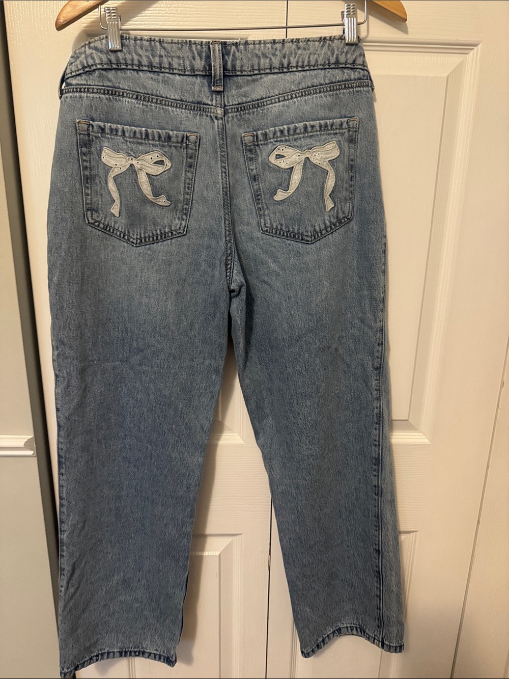 Hollister Light Blue Straight-Leg Jeans with Bow Pocket Embroidery